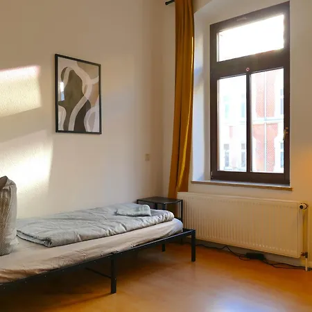 Schoene, Guenstige Monteurswohnung Mit Privatsphaere In Lage * Chemnitz