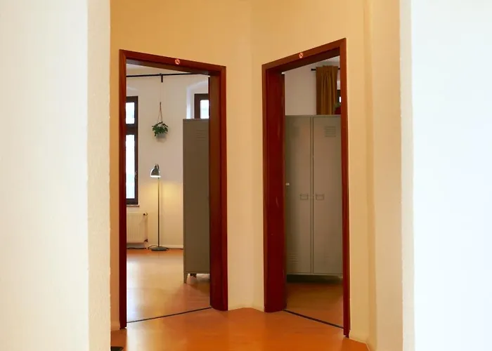 Schoene, Guenstige Monteurswohnung Mit Privatsphaere In Lage * Chemnitz