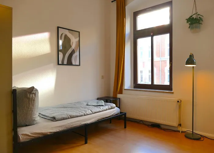 Schoene, Guenstige Monteurswohnung Mit Privatsphaere In Lage * Chemnitz